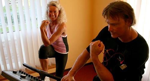 Übungen an Miha Bodytec